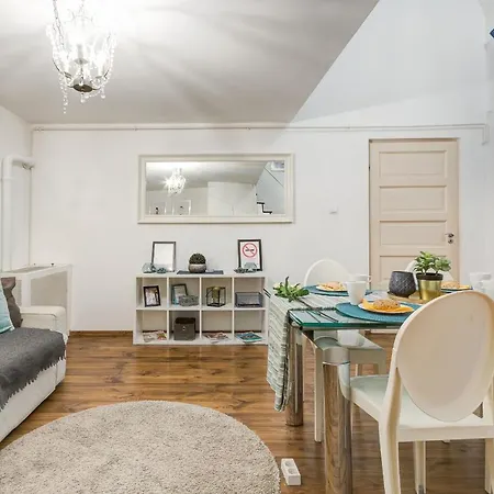 Beautiful At Basilica Apartment *